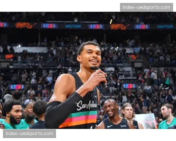 文班亚马57场1385分盖帽王 状元秀内线威慑力改变比赛格局