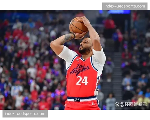 快船过度依赖莱昂纳德单核 阵容稳定性成附加赛变数