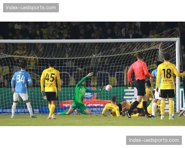 戴维森世界波中柱后绝杀 西海岸队长率队取赛季首胜