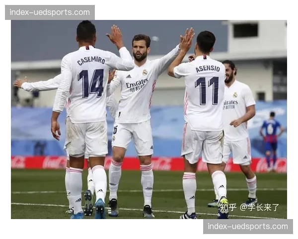 皇马尝试13套中卫搭档 防线组合频繁变动影响默契